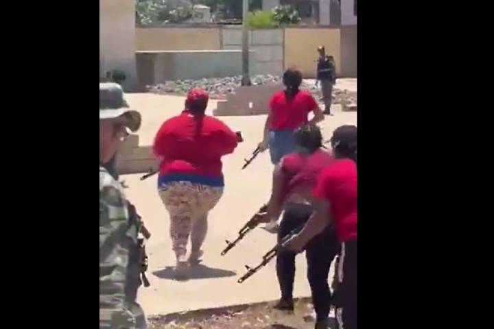 Trump se burla de las milicias ciudadanas en Venezuela: "¡Una amenaza muy seria!"