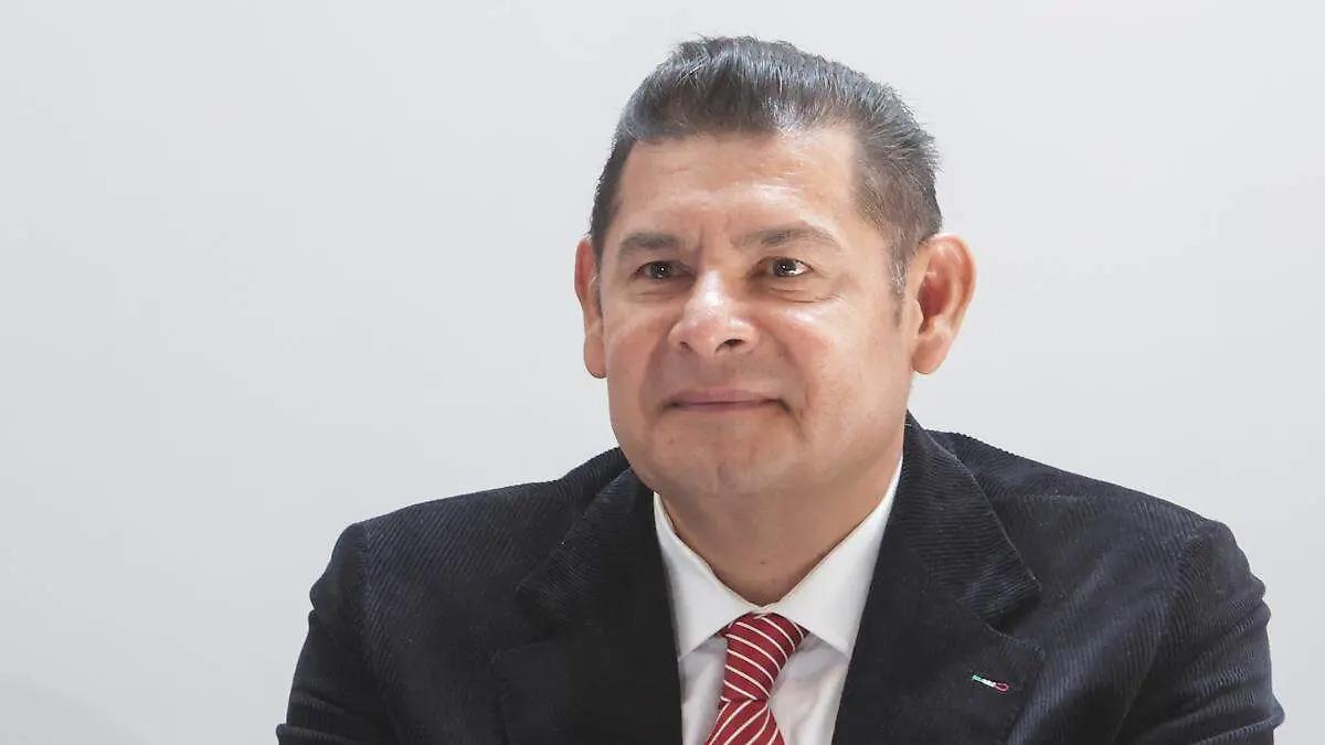 Propone gobernador modernizar el Instituto Registral y Catastral