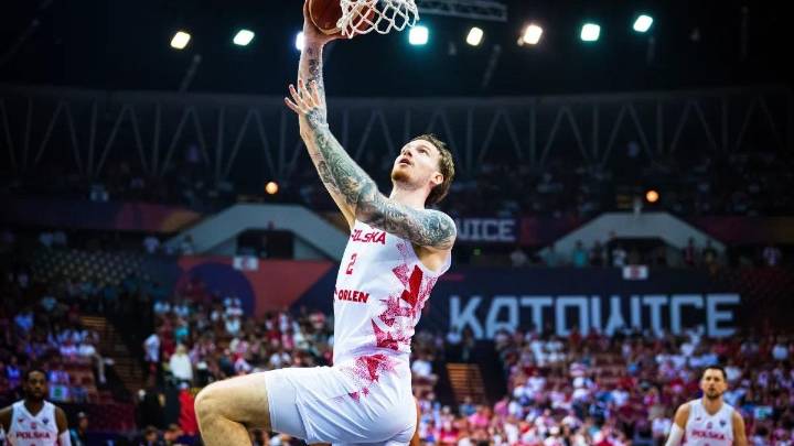 Olek Balcerowski sigue adelante en el Eurobasket y Mario Saint
