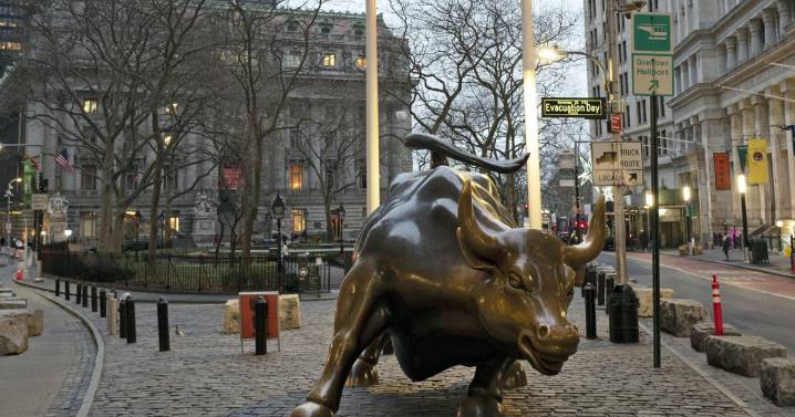 Wall Street climbs to more records on hopes for cuts to interest rates