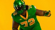 See photos of Oregon football's uniforms against…