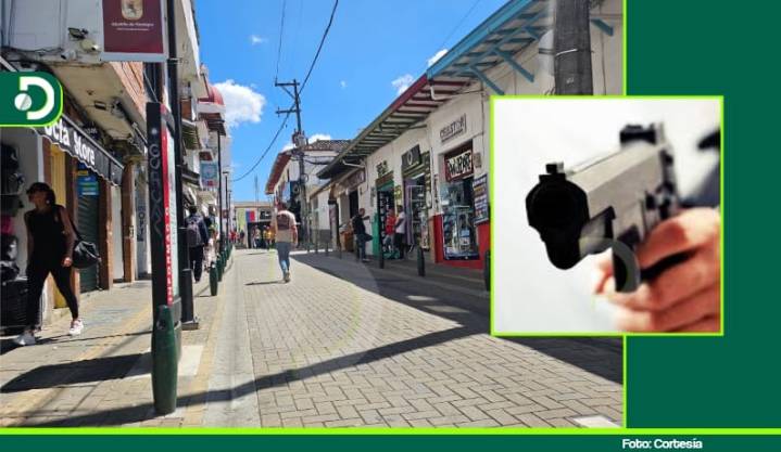 En pleno centro de Rionegro, un hombre de 42 años fue atacado a tiros