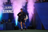 Sinner destroza a Bublik y se cita con Musetti en cuartos de final