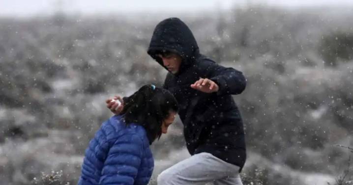 Alerta por nieve, lluvia y viento en Neuquén y Río Negro este domingo: cuáles son las zonas afectadas