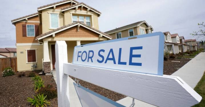 What could the Fed's rate cut mean for getting a home loan?