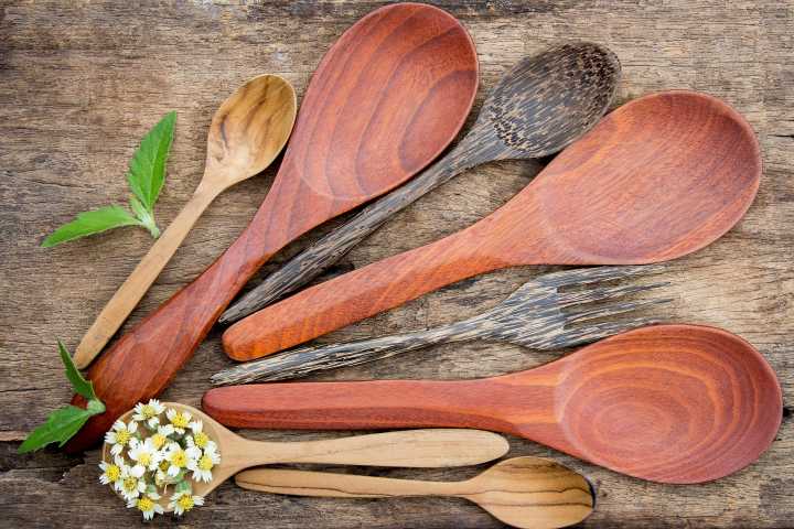 Receta del jueves: noodles crujientes de cerdo con ruibarbo picante en 30 minutos para sorprender a todos