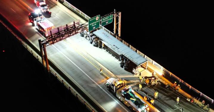 Overturned tractor-trailer shuts down 62nd Street Bridge