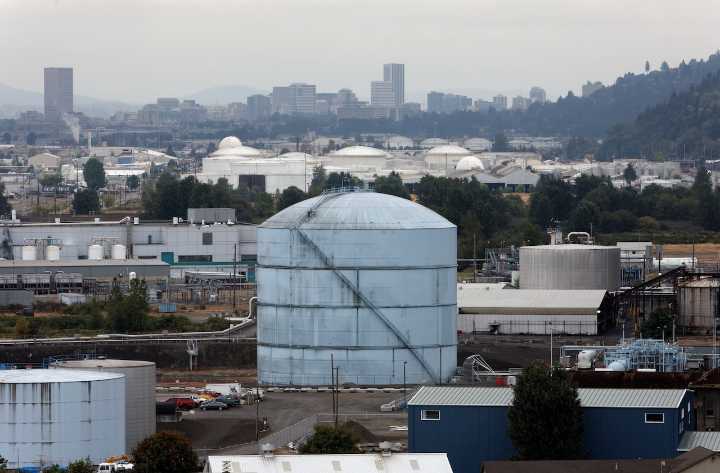 Should Portland expand or reduce fuels held at the energy hub on the Willamette River?