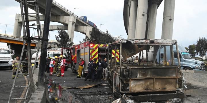 Exceso de velocidad y regulación empresarial: las dos posibles hipótesis por explosión de pipa en Iztapalapa, según FGJCDMX