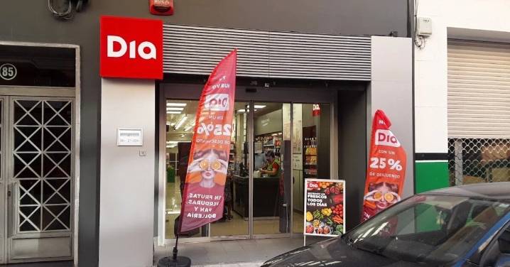 Los supermercados de Zaragoza que abren 365 días y domingos (y en qué horarios)