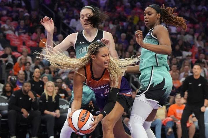 Thomas has a triple-double as the Mercury eliminate the defending WNBA champion Liberty 79