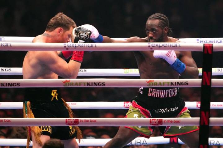 Boxing-Crawford conquers Alvarez to become undisputed super middleweight champ