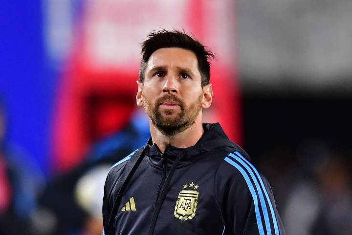 Llanto, ovación y un golazo: la emotiva noche de Lionel Messi en su último partido oficial en Argentina