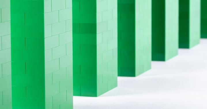How a St. Louis artist turns small Lego sculptures into monumental art