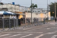 40 minutos infernales en una cárcel de Ecuador: muertos, explosiones y policías secuestrados en una batalla narco