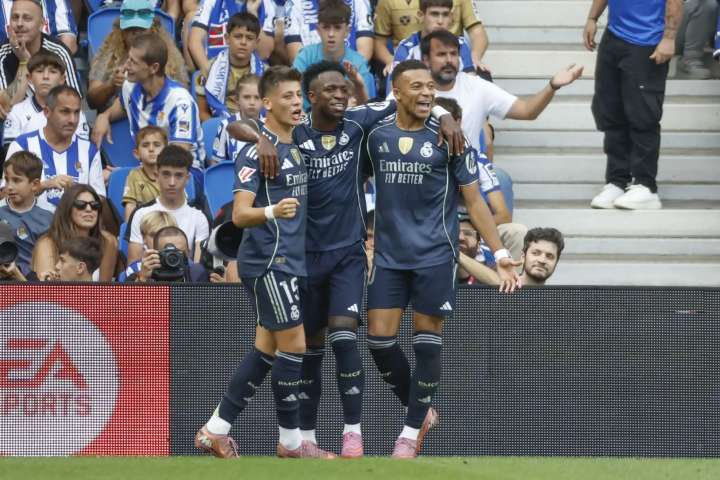 Real Madrid venció 2-1 a la Real Sociedad y mantiene puntaje perfecto en LaLiga