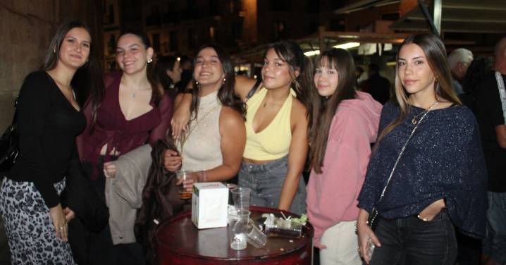 Los salmantinos vuelven a salir de casetas para celebrar las fiestas: ¡búscate entre las imágenes de este miércoles por la noche!