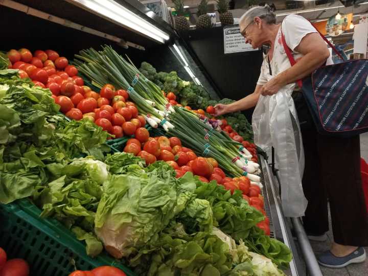Inflación de agosto: más de diez alimentos bajaron de precio según el INDEC
