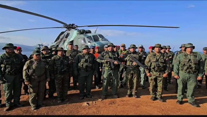 Altos oficiales realizan ejercicios de defensa en las costas venezolanas