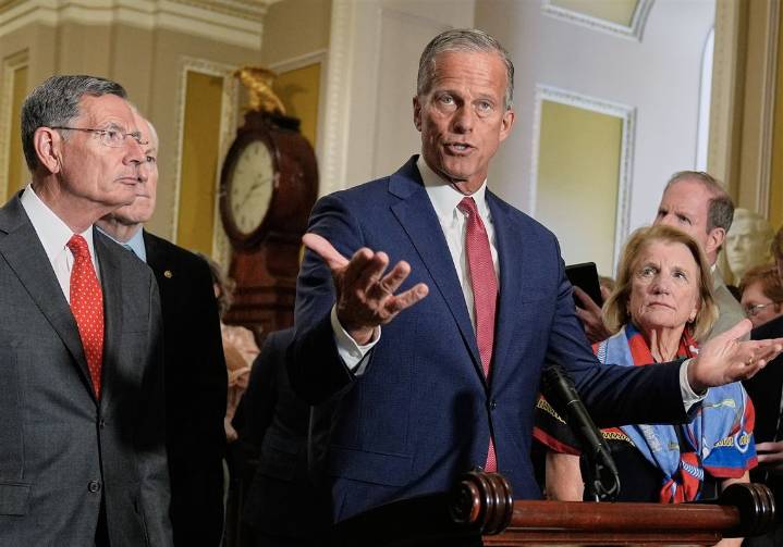 Senate Republicans poised to change rules to speed up Trump's nominees