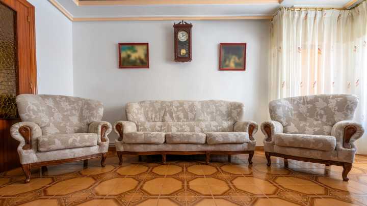 The Furniture Trend From The '80s That's Making A Comeback, & How To Style It