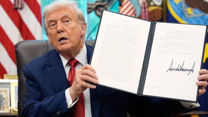 Trump signs deal to keep TikTok alive in the U.S.