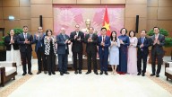 Asamblea Nacional se une a la celebración del 80° aniversario de la independencia de Vietnam