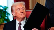 Trump amenaza con derribar aviones venezolanos si representan una amenaza para Estados Unidos
