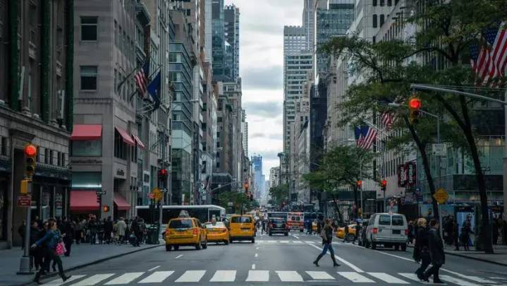 EEUU exigirá 100 mil dólares al año para la visa H1-B y anuncia nueva "tarjeta dorada"