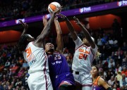 Deadspin | Mercury star Alyssa Thomas regains single-season assist record