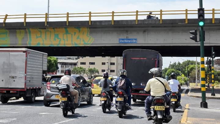 Ojo, si hace esto en un semáforo deberá pagar una multa según el código de tránsito
