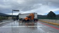 Precaución en la México-Puebla:  Accidente de tráiler y lluvia provocan cierre vial en km 47