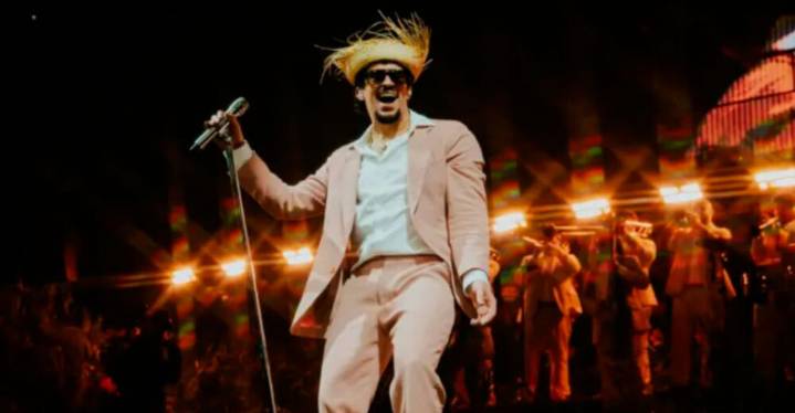 ¡Gran noticia! Bad Bunny será la estrella principal del espectáculo de medio tiempo del Super Bowl 2026. ¡Prepárense para una electrizante actuación!