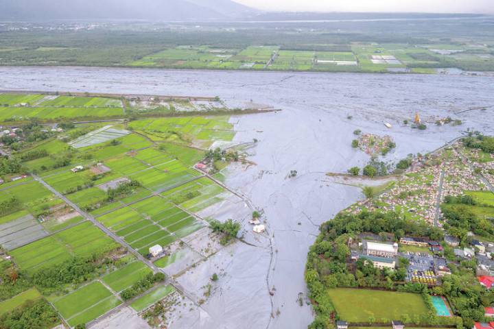 Typhoon Ragasa floods Hong Kong and slams into southern China