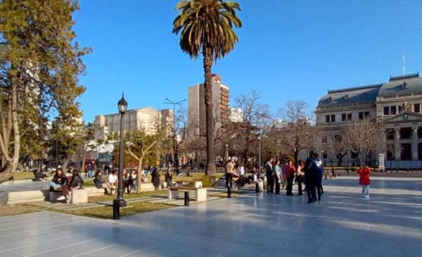 Domingo fresco pero soleado en La Plata: ¿cómo sigue el tiempo?