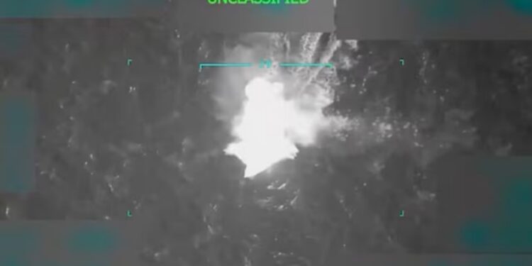 CNN: El Pentágono cancela sesión informativa sobre el ataque militar contra una presunta embarcación con drogas en el Caribe