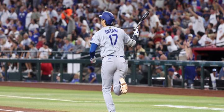 Shohei Ohtani hits 54th home run, ties career, Dodgers' single