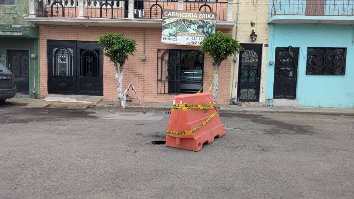 ¿Quienes sufren los baches en Irapuato? Claman por atención en calles de colonias populares