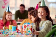 Celebra los 15 años de la biblioteca de Chatham: juegos, música y regalos