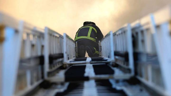 Fatal incendio en Maipú deja un fallecido y seis casas completamente destruidas
