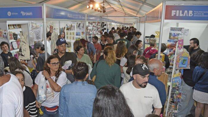 Con entrada libre y gratuita, se larga la Feria del Libro de Almirante Brown