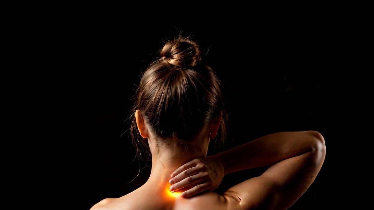 Cómo tratar la cervicalgia que te deja el cuello mal