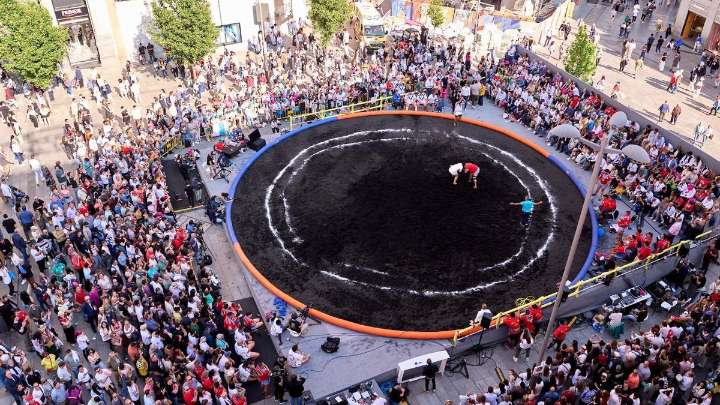 La lucha canaria se exhibirá en la playa de Zurriola durante el Festival de San Sebastián