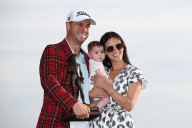 Justin Thomas Suffers Injury at the Hands of 10-Month Old Daughter as He Shares Visuals: ‘Dad Life’