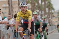 El ciclista venezolano Orluis Aular se ve capaz de ganar a Mads Pedersen en un mano a mano