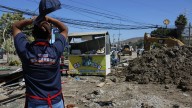 “Empezó a salir poquita agua, de repente explotó”; cuenta comerciante que perdió su negocio en blvr. Díaz Ordaz