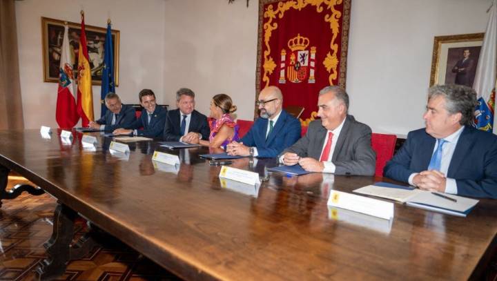 El AVE a Reinosa no arrancará antes de 2029 pese a la firma del protocolo