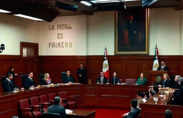 Solicitarán ministros de Corte ganar menos que Presidenta