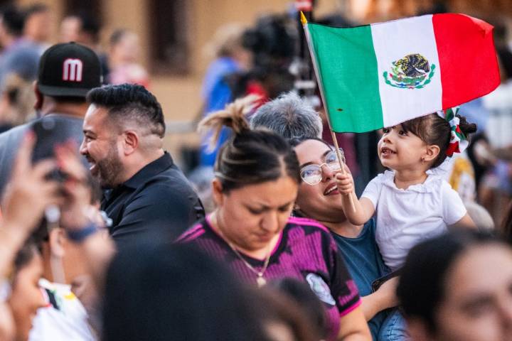 This Week In Photos: Mexican Independence Celebrations Carry On Amid ICE Threats And More