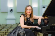 MUW faculty member receives fellowship